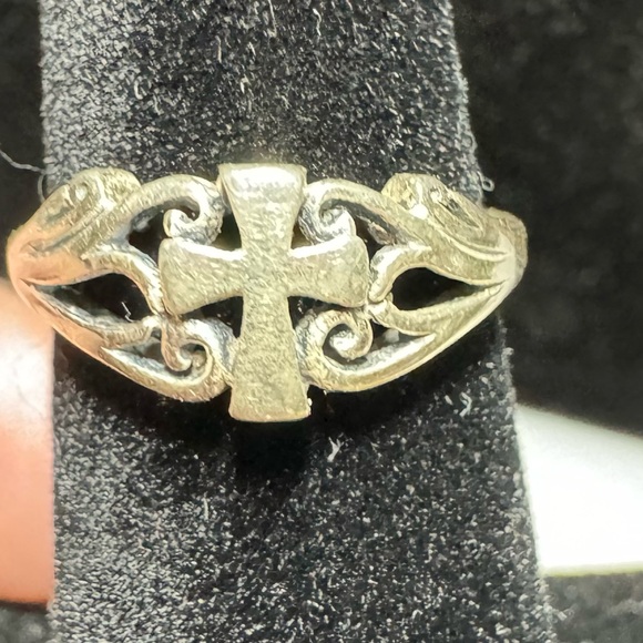 Sterling Silver 925 Cross Ring Size 5 1/2 - Picture 2 of 5